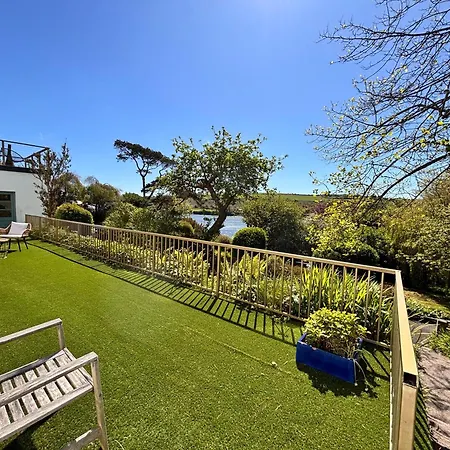 Folly House Luxury Retreat Villa *