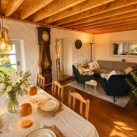 Folly House Luxury Retreat Villa *